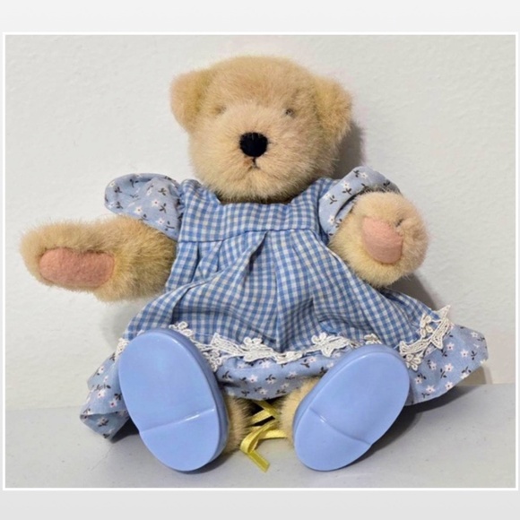 Vintage Muffy Vanderbear Teddy Bear Down On The Farm Blue Floral Dress VTG - Picture 1 of 13